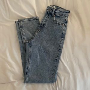 Stradivarius Mom Slim Jeans